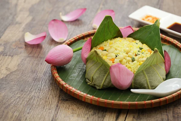 Steamed Fried Rice Lotus Seeds Wrapped Lotus Leaf Vietnamese Royal — Stock Photo, Image