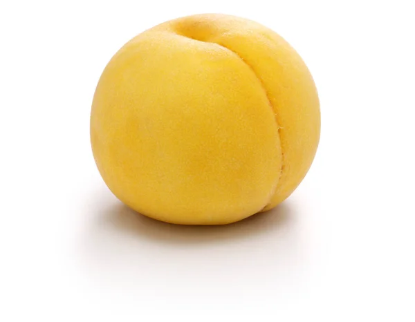 Frisch Gelber Pfirsich Isoliert Auf Weißem Hintergrund — Stockfoto