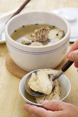 Maqaw (dağ biberi) tavuk çorbası, Tayvan Wulai mutfağı