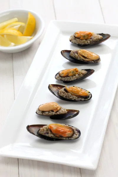 Mejillones rellenos, comida turca — Foto de Stock