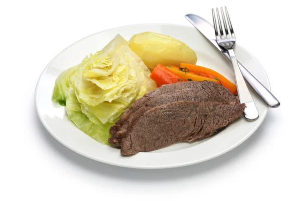 Corned beef and cabbage — Stock Photo, Image