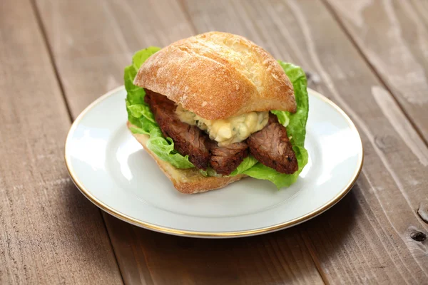 Grill-Rindfleisch-Brisket-Sandwich — Stockfoto