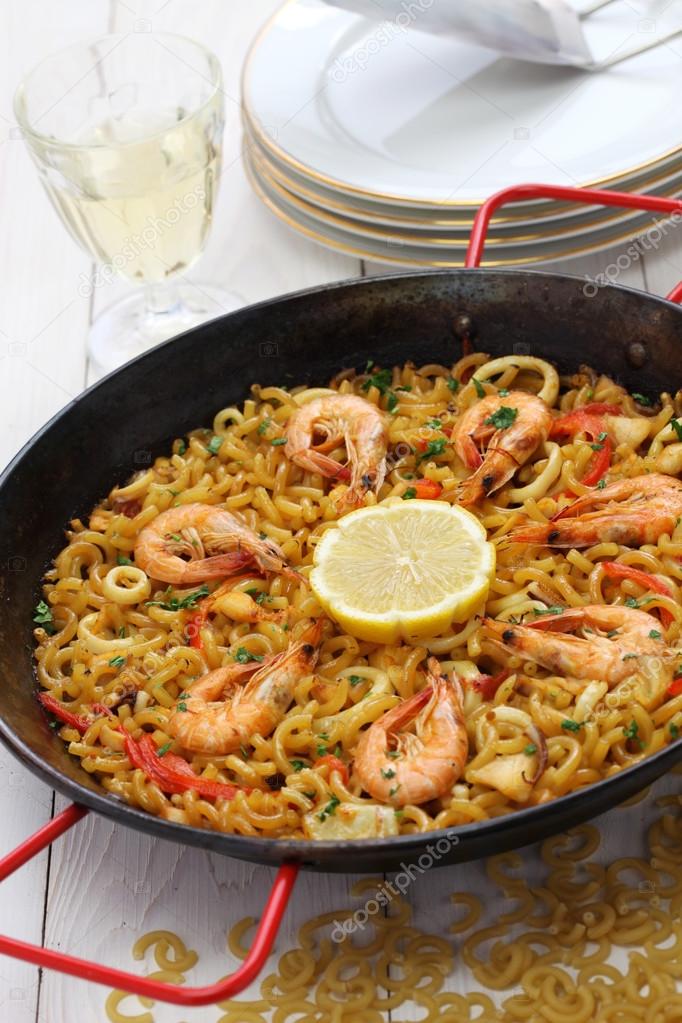 Fideua de marisco, seafood pasta paella, spanish cuisine