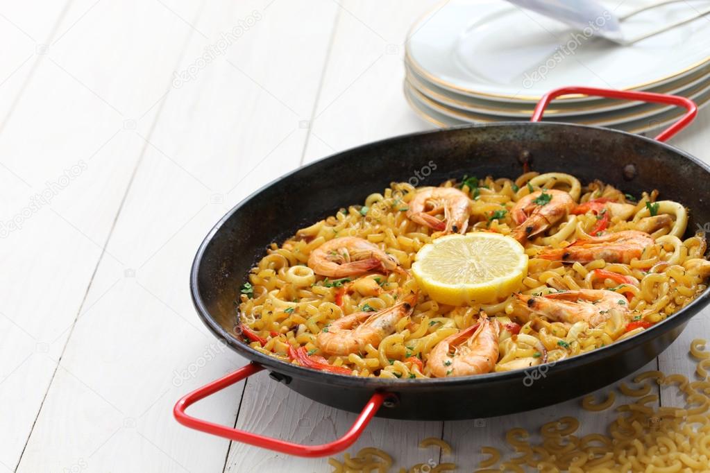 Fideua de marisco, seafood pasta paella, spanish cuisine