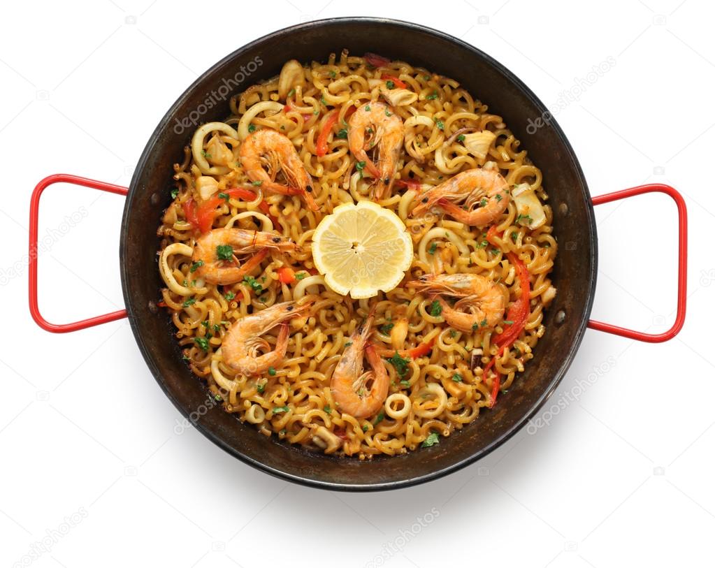 Fideua de marisco, seafood pasta paella