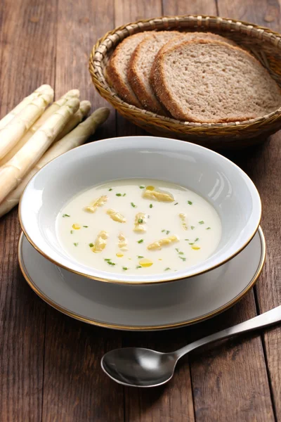 Białe szparagi krem zupa, spargelcremesuppe — Zdjęcie stockowe