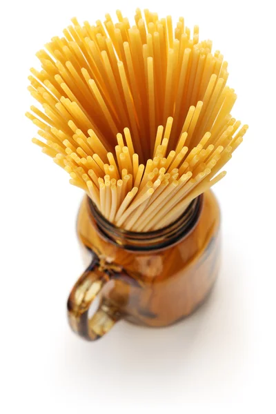 Bucatini, italiensk pasta — Stockfoto