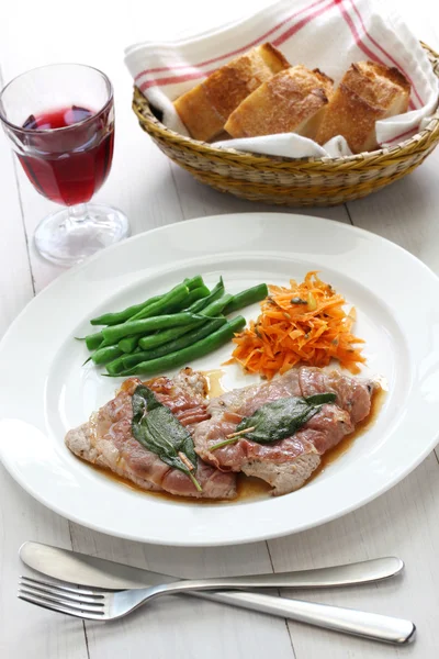 Saltimbocca alla romana, italian cuisine — Stock Photo, Image