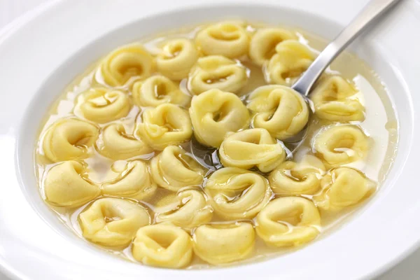 Tortellini in brodo, italian cuisine — Zdjęcie stockowe