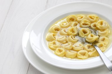 tortellini in brodo, italian cuisine clipart