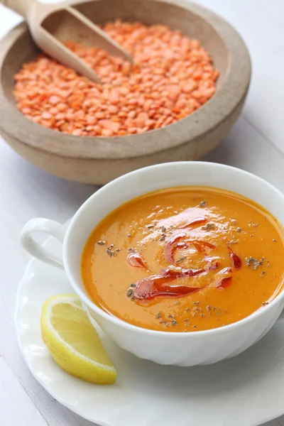 Červená čočková polévka, turecké kuchyně — Stock fotografie