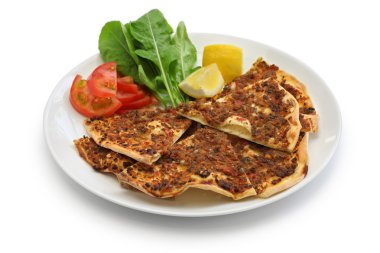 Lahmacun, Türk et pizza kıyılmış.