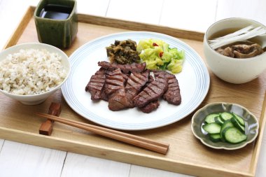 ızgara dana dil, Japon yemekleri