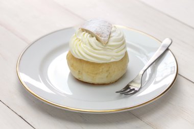 ev yapımı semla, İsveçli tatlı rulo