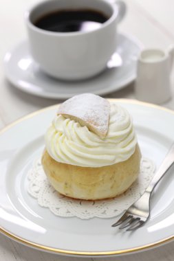 ev yapımı semla, İsveçli tatlı rulo ve kahve