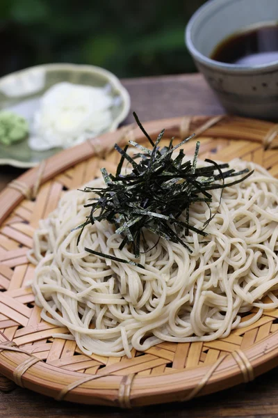 Fideos fríos de trigo sarraceno, comida japonesa —  Fotos de Stock