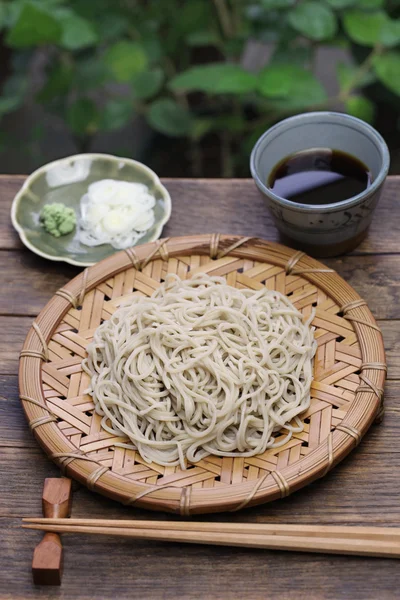 Macarrão de trigo sarraceno frio, comida japonesa — Fotografia de Stock