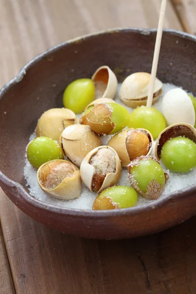 Сіль смажені горіхи гінкго, японська їжа — стокове фото