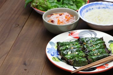 tembul yaprak, Vietnamca Mutfak sarma kıyılmış sığır eti ızgara