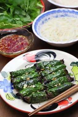 tembul yaprak, Vietnamca Mutfak sarma kıyılmış sığır eti ızgara
