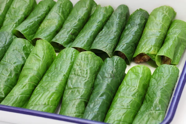 Preparing bo la lot, vietnamese cuisine — Stock Photo, Image