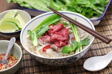 Pho bo, Vietnamca sığır eti pirinç şehriye çorbası