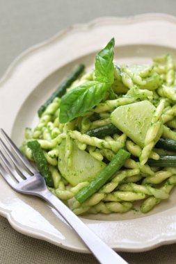 Trofie makarna ile pesto, İtalyan mutfağı