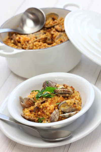 Sardinian pasta fregula with clams, italian cuisine — Stock Photo, Image