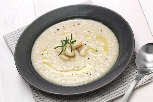 Toskanska krämig vit böna soppa — Stockfoto