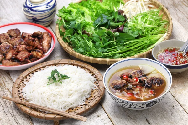 Pain cha, plat de nouilles vietnamiennes — Photo