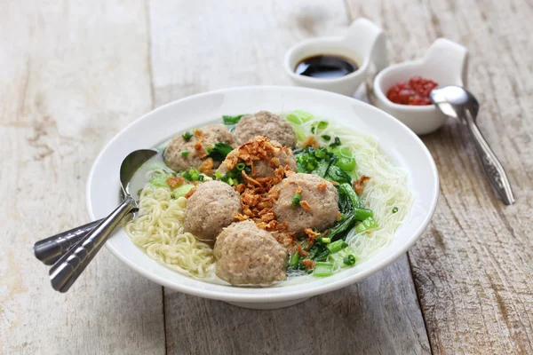Bakso, indonezyjski meatball zupa z makaronem — Zdjęcie stockowe