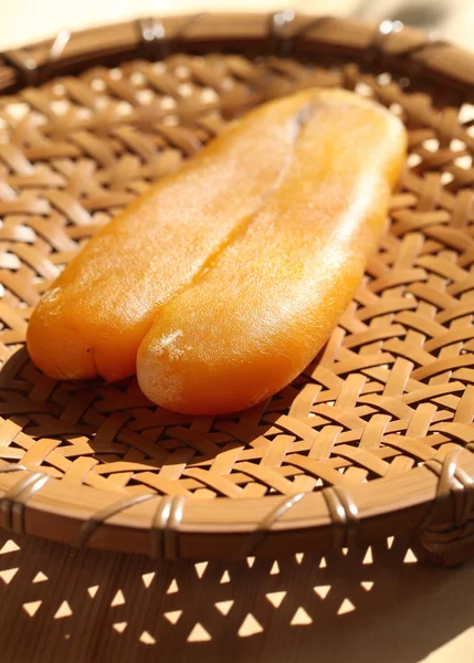 Drying mullet roe by sunlight, homemade karasumi — Stock Photo, Image