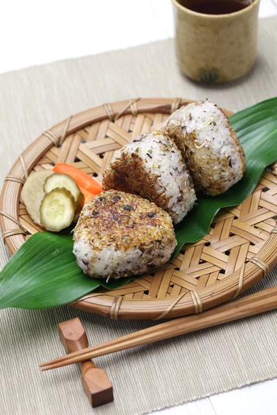 Boules de riz grillées, nourriture japonaise — Photo