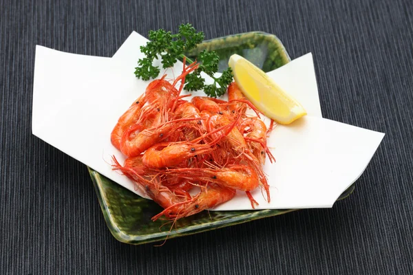 Udang laut goreng, makanan Jepang. — Stok Foto