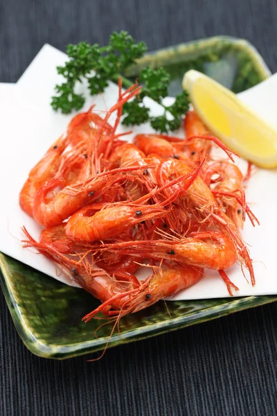 Udang laut goreng, makanan Jepang. — Stok Foto