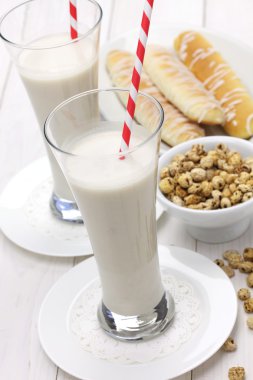 ev yapımı horchata ve fartons