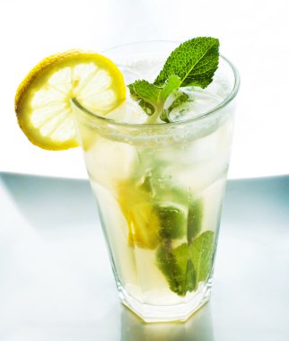 Naneli limonata yaz limon ile