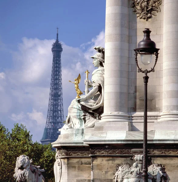 Detail Statue Alexandre Iii Bridge Eiffeltoren Background Paris France — Stock Photo, Image