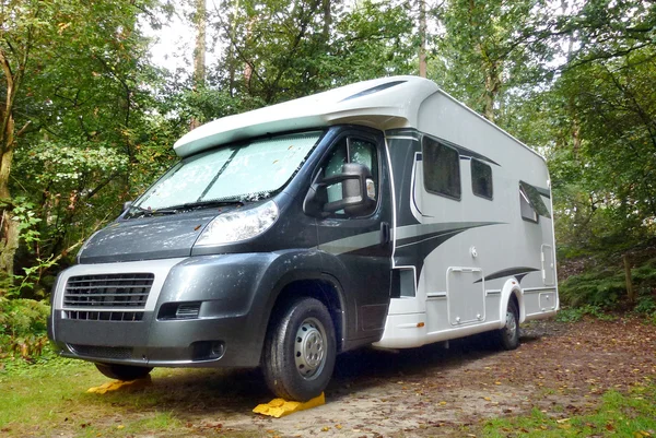 Camper on wedges — Stock Photo, Image