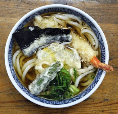 Japon şehriye çorbası