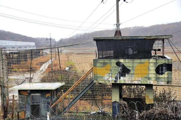 Watchtower at the border between North Korea and South Korea — Stock Photo, Image