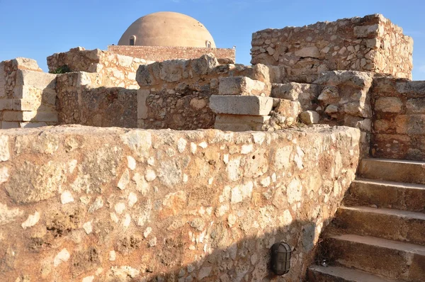 Crete, Yunanistan Rethymno şehir Venedik dönemi kale Camii. — Stok fotoğraf