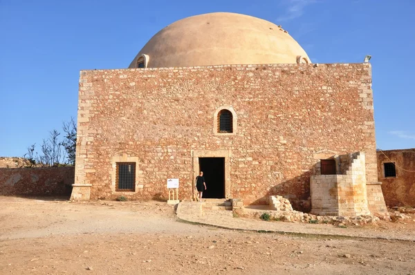 Moskee van Venetiaanse-tijdperk citadel van de stad Rethimnon in Kreta, Griekenland. — Stockfoto