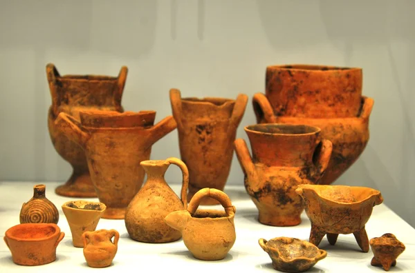 Objetos de cerámica del Museo Arqueológico de Herakleion — Foto de Stock