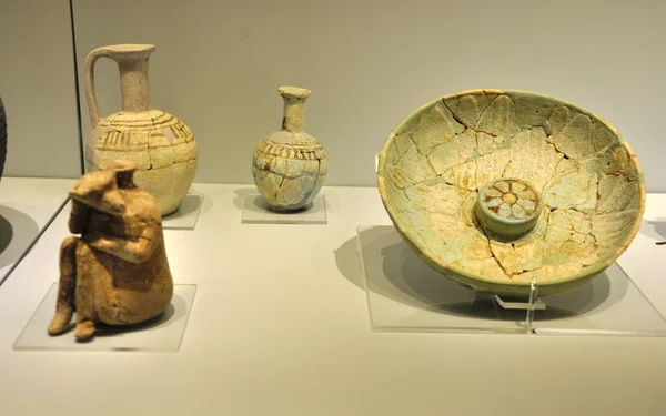 Objetos cerâmicos do Museu Arqueológico de Herakleion — Fotografia de Stock