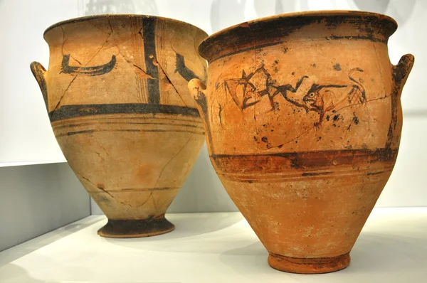 Keramische voorwerpen uit Tripolis archeologisch museum Stockfoto