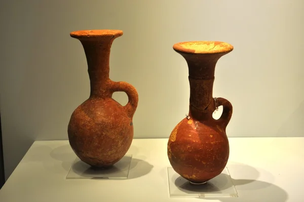 Keramische voorwerpen uit Tripolis archeologisch museum Stockafbeelding