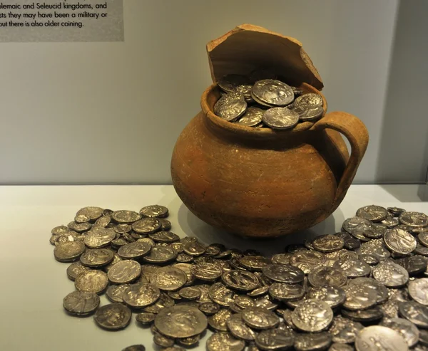 Μεταλλικά κέρματα από το Αρχαιολογικό Μουσείο Ηρακλείου — Φωτογραφία Αρχείου