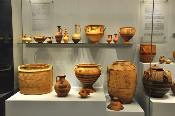 Ceramic objects from Herakleion Archaeological Museum — Stock Photo, Image