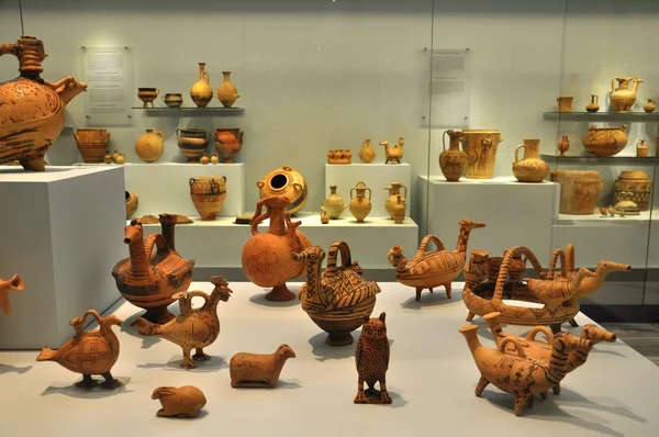 Ceramic objects from Herakleion Archaeological Museum — Stock Photo, Image